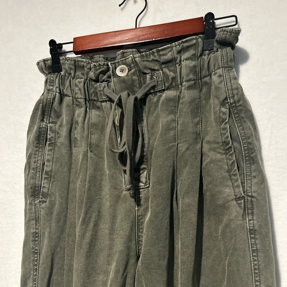 Free People Womens Size XSmall Margate Khaki High Waisted Pleated Paperbag Pants